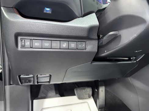 Used 2025 Toyota RAV4 Limited w/ Weather Package AWD/4WD image 35