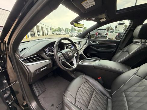 Used 2024 Buick Enclave Avenir w/ Avenir Technology Package AWD/4WD image 10