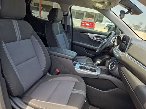 Used 2025 Chevrolet Blazer LT FWD image 30