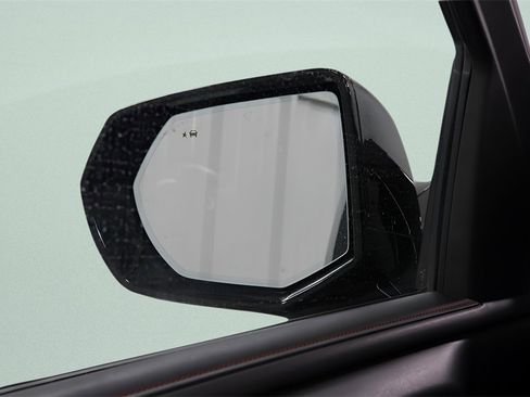 Used 2024 Chevrolet Tahoe RST w/ RST Performance Edition image 23