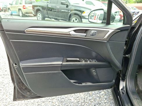 Used 2017 Ford Fusion Energi SE image 14