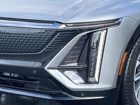 Used 2024 Cadillac Lyriq Sport RWD image 9