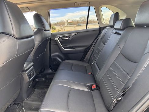 Used 2019 Toyota RAV4 Limited w/ Advanced Technology Package image 27