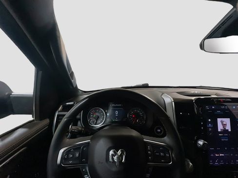 Used 2025 RAM 1500 Laramie AWD/4WD image 7