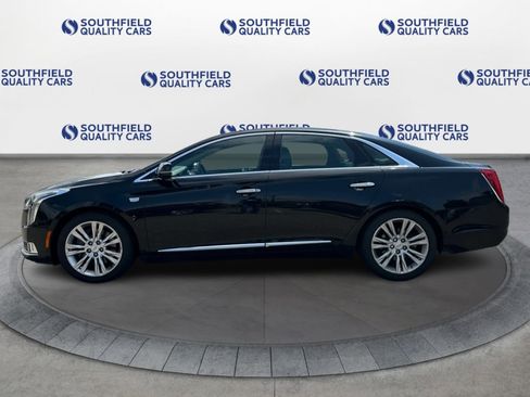 Used 2018 Cadillac XTS Luxury image 3