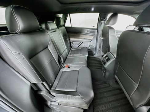 Used 2023 Volkswagen Atlas Cross Sport SE FWD image 26