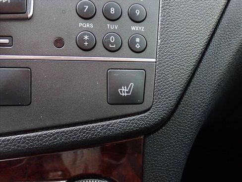 Used 2011 Mercedes-Benz C 300 4MATIC Sedan image 12