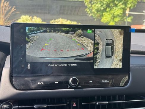 New 2025 Mitsubishi Outlander SE image 30