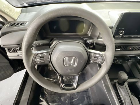 Used 2023 Honda Accord EX image 11