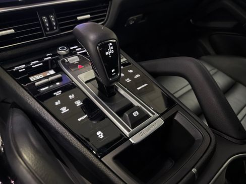 Used 2023 Porsche Cayenne AWD/4WD image 33