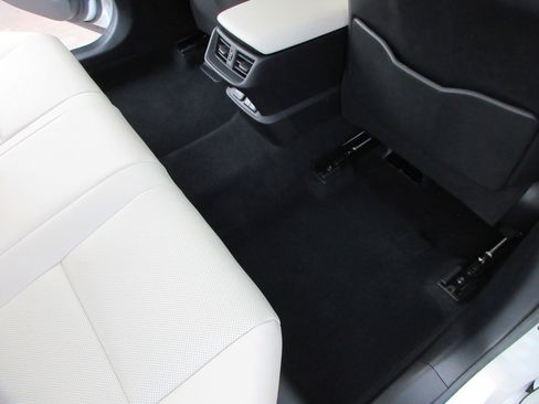 Used 2025 Lexus ES 300h w/ Premium Package image 20