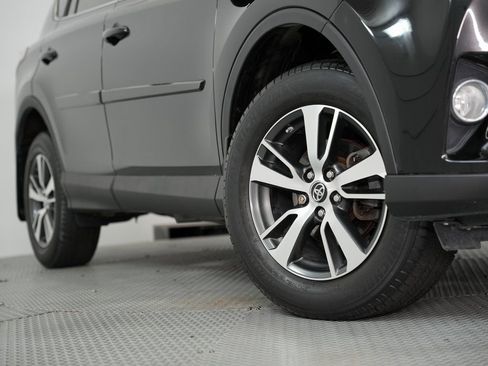 Used 2017 Toyota RAV4 XLE image 18