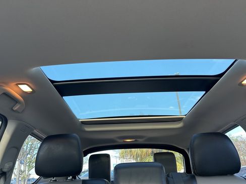 Used 2020 Nissan Pathfinder SL image 4