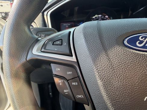 Certified 2020 Ford Fusion SE FWD image 23