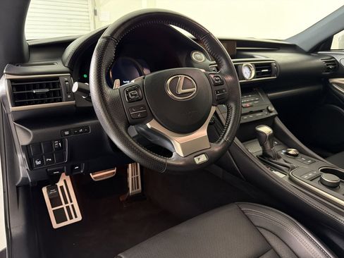 Used 2017 Lexus RC 200t F Sport RWD image 4