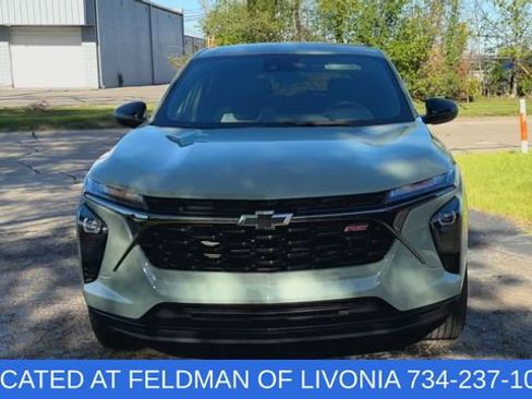 Used 2024 Chevrolet Trax RS w/ Driver Confidence Package FWD image 3