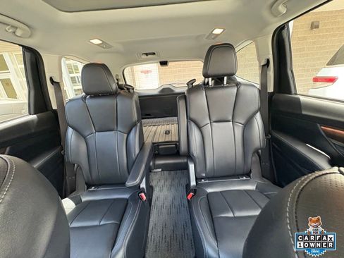 Used 2023 Subaru Ascent Touring AWD/4WD image 6