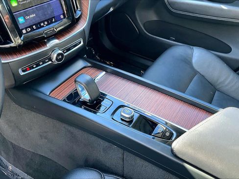 Certified 2023 Volvo XC60 B5 Plus w/ Climate Package image 16