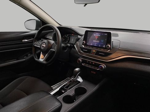 Certified 2025 Nissan Altima 2.5 SV FWD image 17