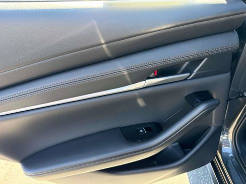 Certified 2025 MAZDA MAZDA3 s Sport image 10