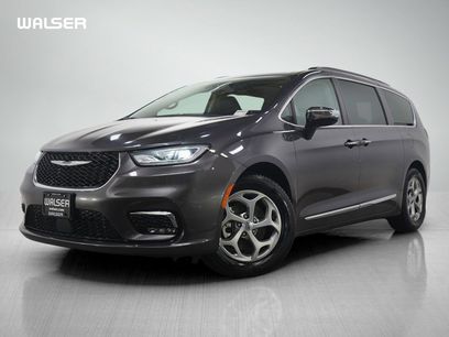 Used 2023 Chrysler Pacifica Limited