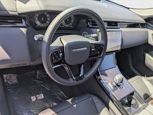 New 2026 Land Rover Range Rover Velar Dynamic SE image 3