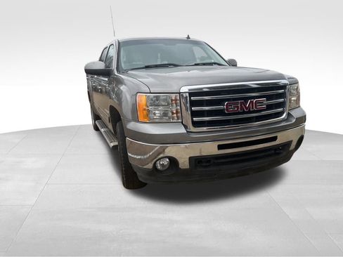 Used 2013 GMC Sierra 1500 SLT w/ Suspension Package, Off-Road image 7