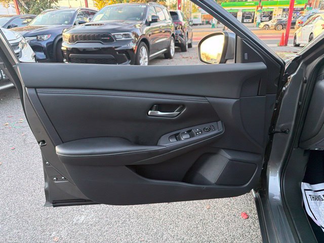Used 2023 Nissan Sentra SV FWD image 9