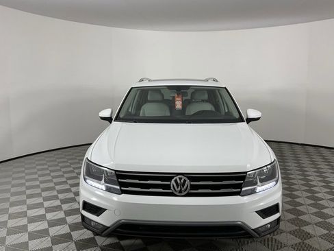 Used 2018 Volkswagen Tiguan SEL image 2