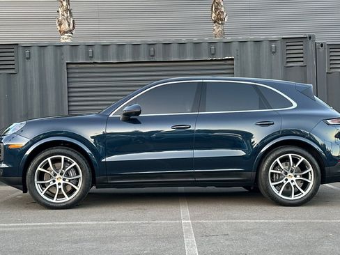 Certified 2024 Porsche Cayenne image 2
