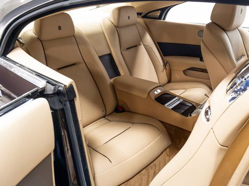 Used 2015 Rolls-Royce Wraith RWD image 32