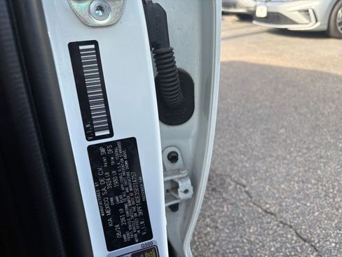 Used 2025 Kia K4 LXS image 28