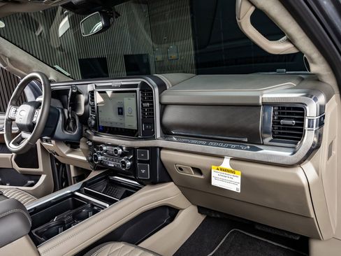 Used 2026 Ford F450 Platinum w/ Platinum Plus Package image 17