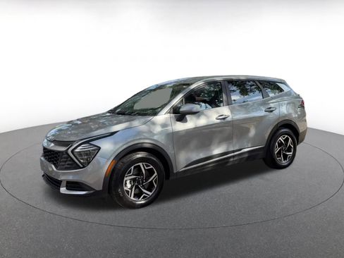 Used 2025 Kia Sportage LX image 8