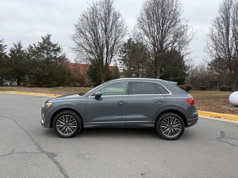 Used 2022 Audi Q3 2.0T Premium w/ Convenience Package image 6
