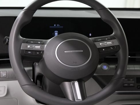 Certified 2025 Hyundai Kona SEL image 7