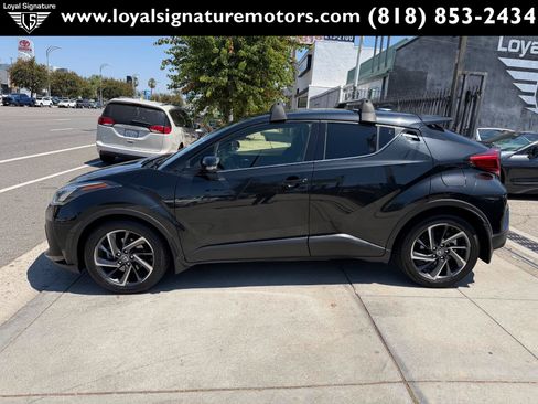 Used 2020 Toyota C-HR Limited FWD image 4
