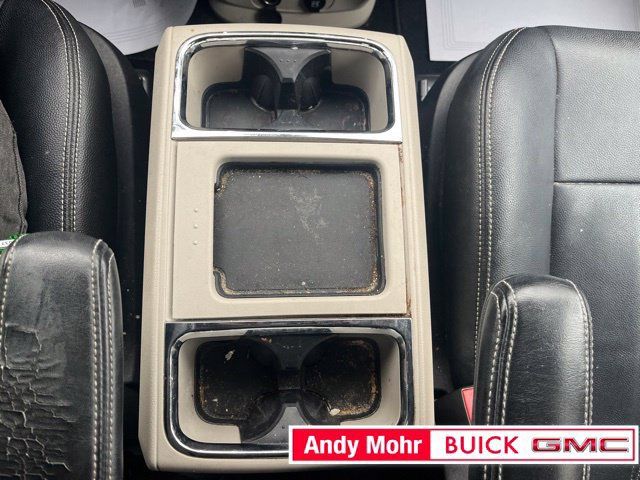 Used 2016 Chrysler Town & Country Touring w/ Driver Convenience Group FWD image 30