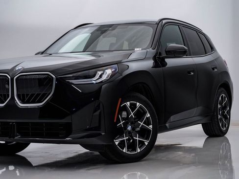 Used 2025 BMW X3 xDrive30i w/ Premium Package image 2