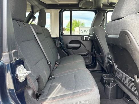 Used 2025 Jeep Wrangler Unlimited Rubicon AWD/4WD image 11