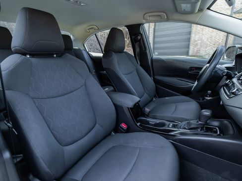 Used 2022 Toyota Corolla LE FWD image 30