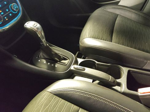 Used 2015 Buick Encore FWD image 26
