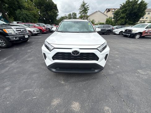Used 2025 Toyota RAV4 XLE AWD/4WD image 4