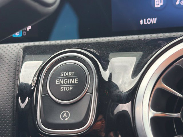 Used 2025 Mercedes-Benz CLA 250 image 28