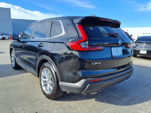 Certified 2025 Honda CR-V EX image 3