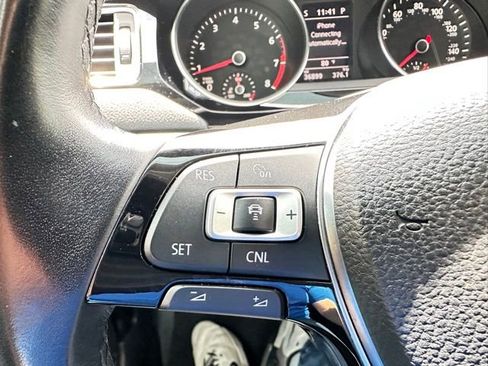 Used 2017 Volkswagen Jetta SEL FWD image 18