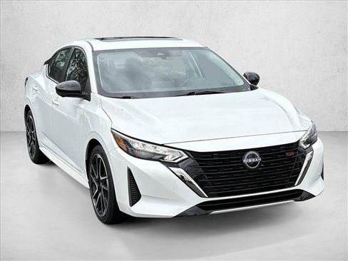 Used 2024 Nissan Sentra SR w/ SR Premium Package image 3