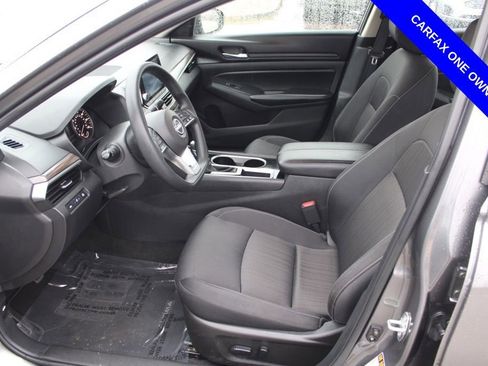 Used 2024 Nissan Altima 2.5 SV image 15