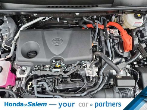 Used 2025 Toyota RAV4 XLE image 9