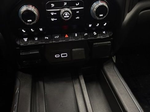 Used 2023 GMC Sierra 3500 Denali w/ Denali Ultimate Package image 13